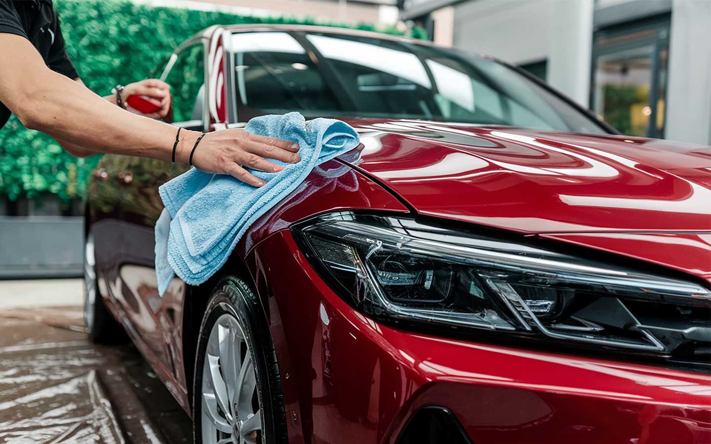 Why Choose Ceramic Coating for Your Car in Toronto’s Climate?