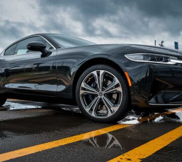 Waterless vs. Traditional Car Wash: Which is Better for Toronto?